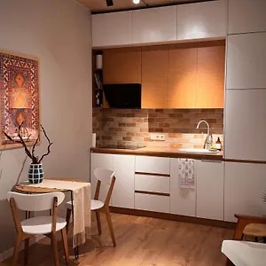Cozy Cubby In Батуми